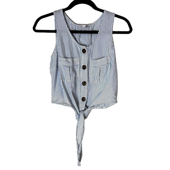 DEX Button Down Cropped Tie Front Tank - Picture 2 of 8